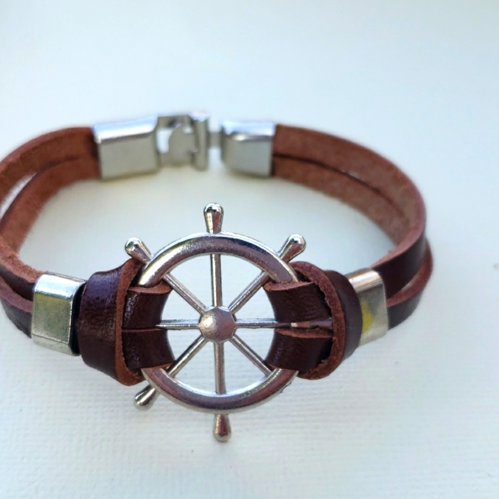 Nautical leather bracelet